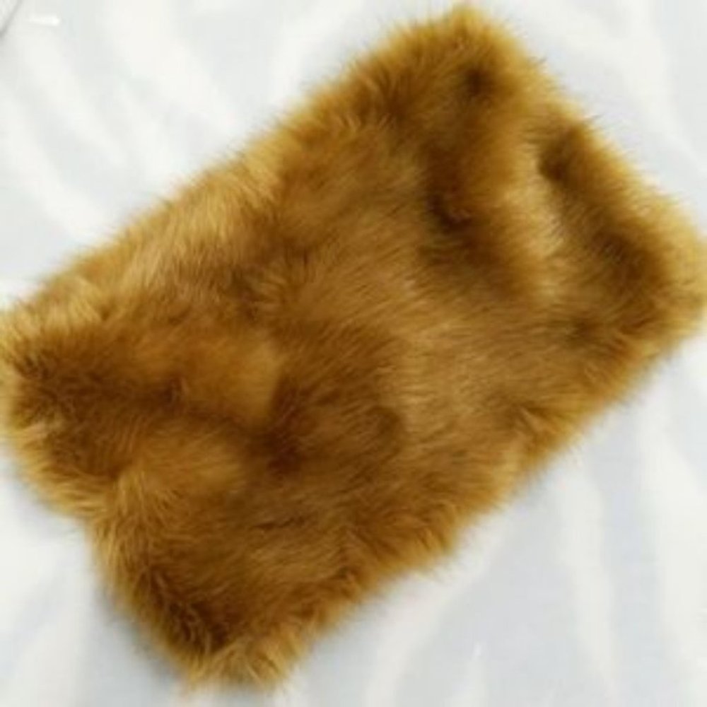 Womens OVERSIZED FAUX FUR INFINITY SCARF - Picture 3 of 3
